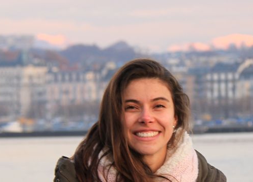 Portrait of Luisa Fernanda Gómez Betancur in front of Geneva Lake.
