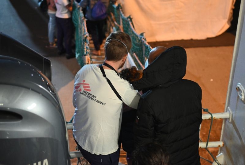 MSF staff disembarks refugees in Catane, Italy